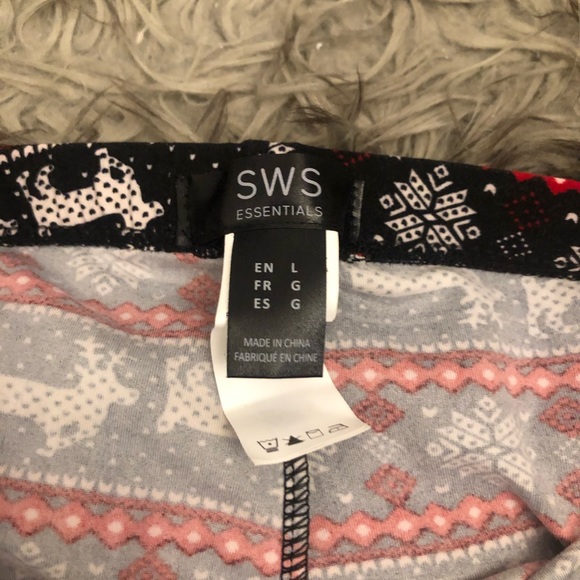 ⭐️Buy 1 get 1 FREE⭐️ NWOT Reindeer Holiday Pants - Picture 2 of 2